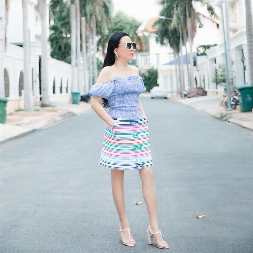 Hương Giang vượt mặt Phượng Chanel, thậm chí là cả Jennie Black Pink khi đụng hàng-4