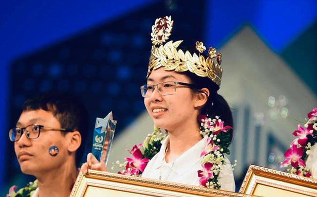 Nhìn kho sách tân Quán quân Đường lên đỉnh Olympia đọc mỗi ngày, khối người muốn ngất xỉu: Toàn sách khủng, dày sương sương cả trăm trang-1