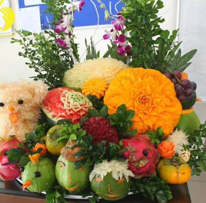 Nghề trang điểm cỗ Trung thu hút khách cận Rằm tháng Tám-5