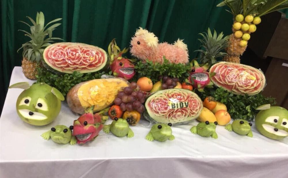 Nghề trang điểm cỗ Trung thu hút khách cận Rằm tháng Tám-6