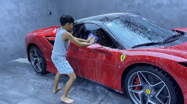 Dạy con như Cường Đô la: Cậu cả Subeo được sống giàu có chuẩn rich kid vẫn rửa xe ô tô cho bố, nhiều người phải ố á thán phục-6