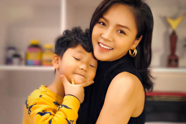 Thu Quỳnh đính hôn lần 2?-4