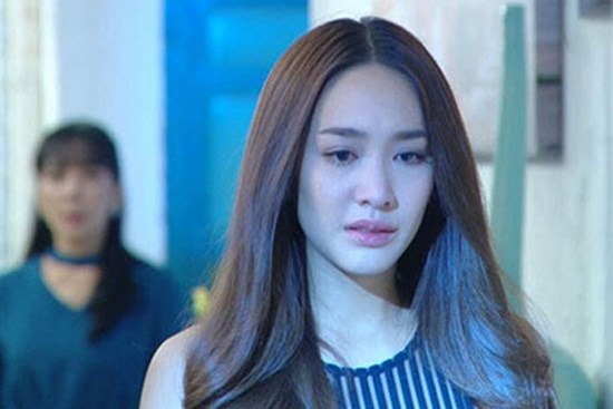 Chị dâu đến chơi mang một chiếc hộp đưa cho mẹ chồng, tò mò nên khi chị ấy vừa ra khỏi nhà, tôi đã vội mở hộp để rồi choáng váng với những thứ bên trong
