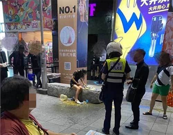 Tán gái nhưng bị chê lùn, gã đàn ông trả thù cô gái khẩu nghiệp bằng phương pháp không thể dơ bẩn hơn-2