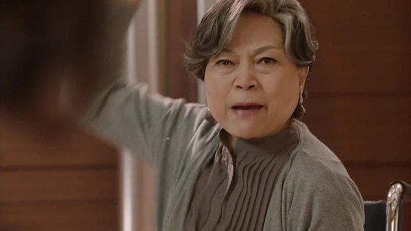 Nửa đêm mẹ chồng tri hô trộm, tôi lao xuống bắt thì chết sững nhặt được quần của chồng lạc ở góc vườn-2