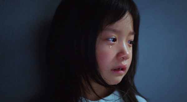 Nghe thấy tiếng búp bê khóc, bé gái 4 tuổi liên tục mất ngủ, người mẹ dửng dưng cho đến khi phát hiện sự thật kinh hoàng-3