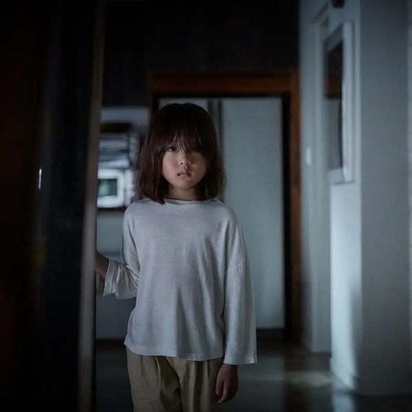 Nghe thấy tiếng búp bê khóc, bé gái 4 tuổi liên tục mất ngủ, người mẹ dửng dưng cho đến khi phát hiện sự thật kinh hoàng-4