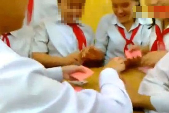 Học sinh lớp 5 chửi thề 'văng mạng', phụ huynh ngỡ ngàng