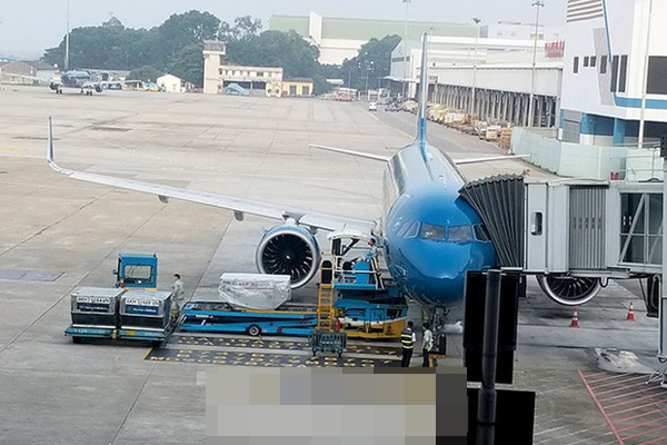 Thương tâm một thanh niên bị sét đánh tử vong khi vừa sạc pin vừa dùng điện thoại-3