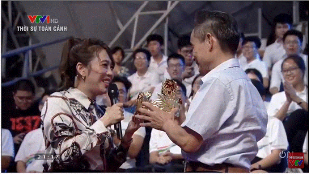 Người sáng chế chiếc vòng nguyệt quế Olympia năm thứ 20 viết thư động viên Thu Hằng: Mong cháu tiếp tục bản lĩnh-2