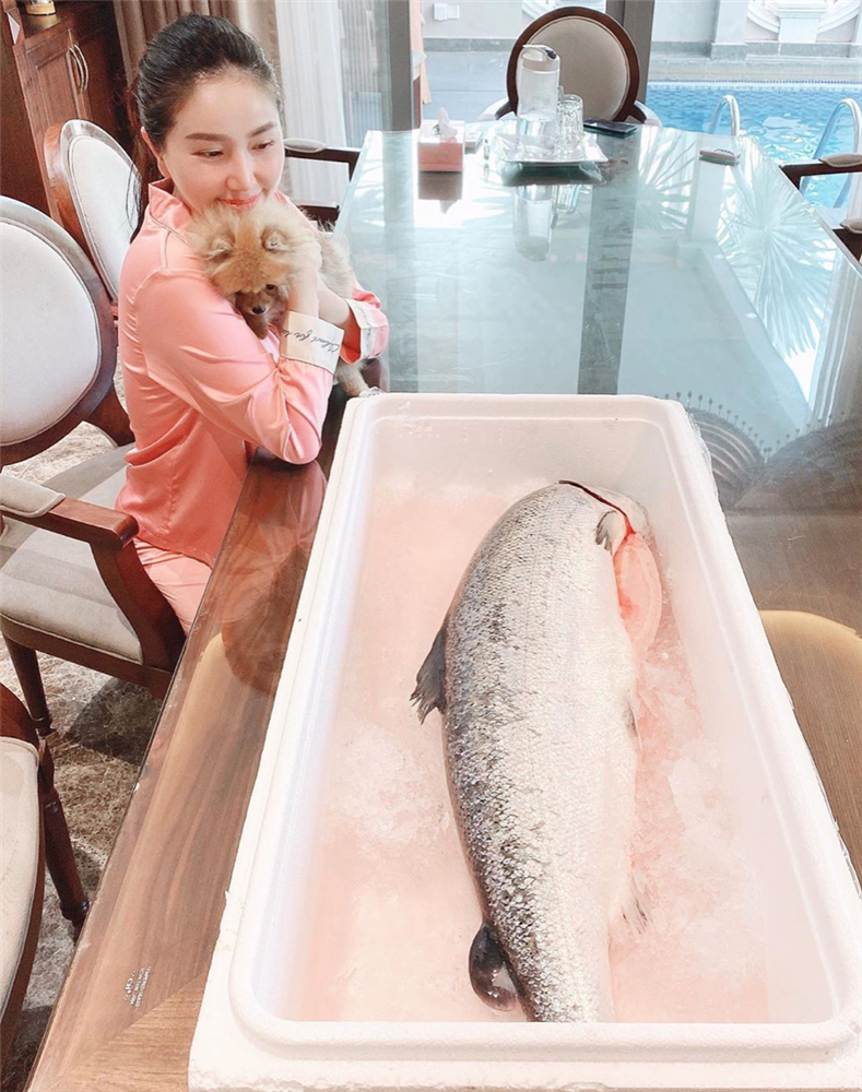 Bảo Thy khoe được ông xã đại gia chăm hết nấc, netizen bay vào hỏi bao giờ sinh con và nhận được luôn câu trả lời-1