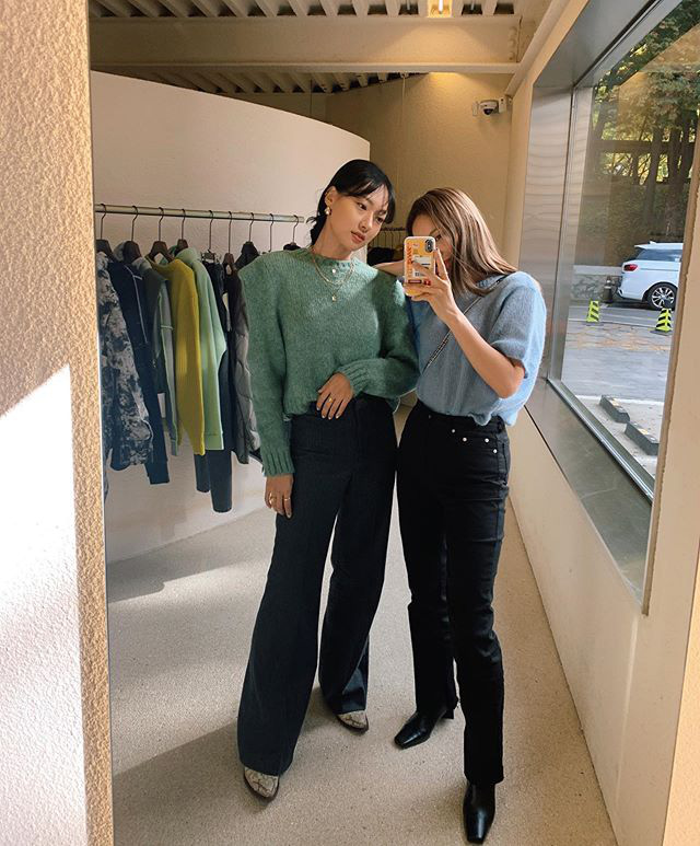 Jeans ống loe: Chiếc quần tôn dáng bậc nhất thu này nhưng liệu bạn đã biết cách diện chuẩn?-6