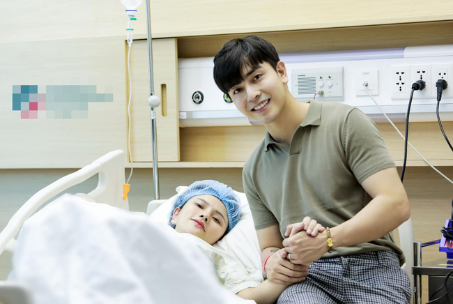 Thu Thủy đã sinh con gái cho chồng trẻ, hé lộ gương mặt cực đáng yêu của nhóc tỳ-1