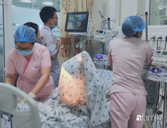 Bé trai 2 tháng tuổi suy hô hấp, nguy kịch do mẹ liên tục ăn củ dền trong thai kì và sau sinh-3