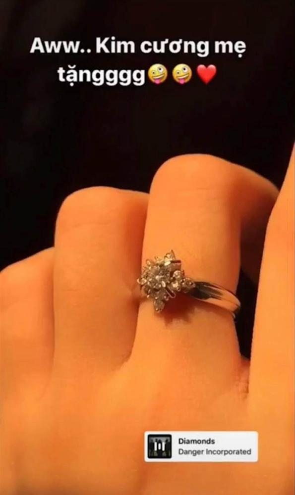 Khi hội con nhà giàu Việt được bố mẹ tặng quà: Từ siêu xe 16 tỷ, kim cương đến cả xấp tiền mặt chả nhân dịp gì, đủ hết!-7