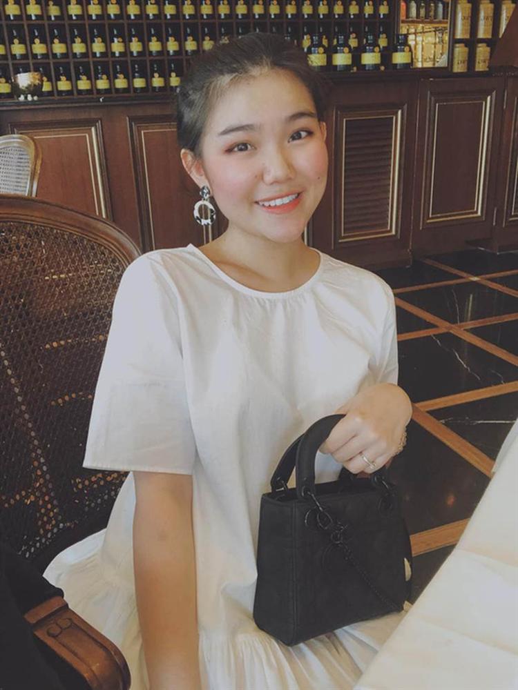 Khi hội con nhà giàu Việt được bố mẹ tặng quà: Từ siêu xe 16 tỷ, kim cương đến cả xấp tiền mặt chả nhân dịp gì, đủ hết!-11