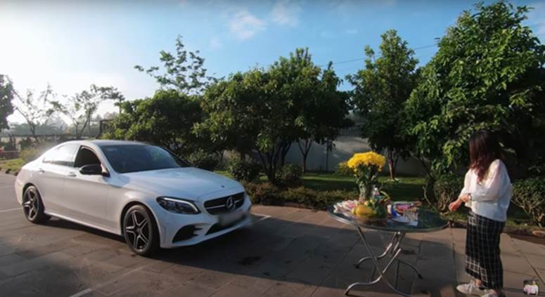 Khi hội con nhà giàu Việt được bố mẹ tặng quà: Từ siêu xe 16 tỷ, kim cương đến cả xấp tiền mặt chả nhân dịp gì, đủ hết!-8