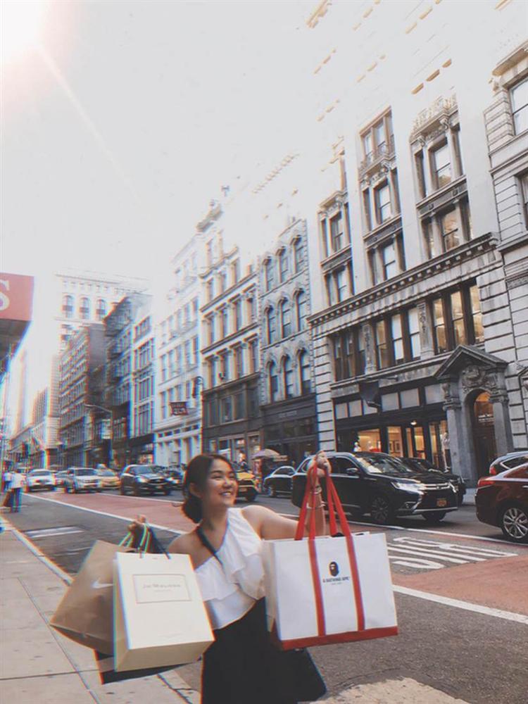 Khi hội con nhà giàu Việt được bố mẹ tặng quà: Từ siêu xe 16 tỷ, kim cương đến cả xấp tiền mặt chả nhân dịp gì, đủ hết!-13