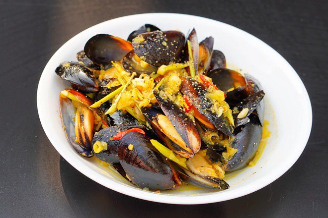 Bà xã Baggio khoe những món ăn chơi ngon mê, Lê Phương nhắn nhủ Em mắc nhiều nghiệp thế?-5