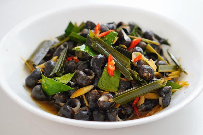 Bà xã Baggio khoe những món ăn chơi ngon mê, Lê Phương nhắn nhủ Em mắc nhiều nghiệp thế?-8