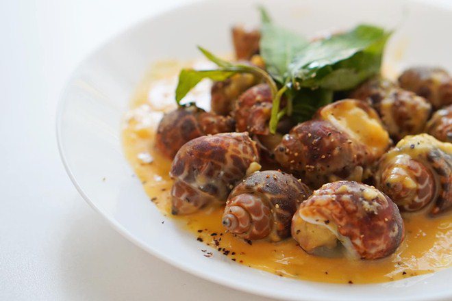 Bà xã Baggio khoe những món ăn chơi ngon mê, Lê Phương nhắn nhủ Em mắc nhiều nghiệp thế?-11