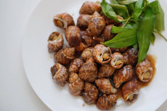 Bà xã Baggio khoe những món ăn chơi ngon mê, Lê Phương nhắn nhủ Em mắc nhiều nghiệp thế?-13