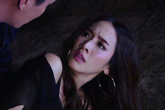 Tóm được vợ ngoại tình, chồng kéo khóa váy cẩn thận dắt về, hàng đêm làm 1 việc kinh hoàng