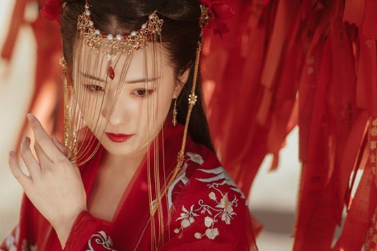 Tân nương mất tích bí ẩn trước đêm động phòng kéo theo hàng loạt cái chết, chân tướng được sáng tỏ nhờ cụ bà thiện lương