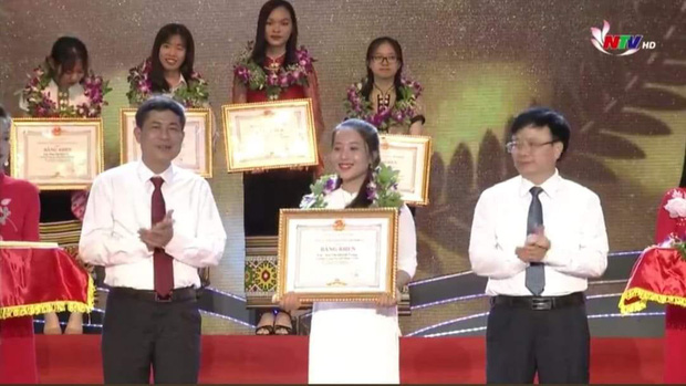 Nữ sinh Nghệ An thi Đại học 31 điểm: Mẹ bị ung thư giai đoạn 4, phải đi nhổ cỏ lúa, bóc mía thuê, ngày chỉ ngủ 2 tiếng vì quyết tâm thi đỗ-2