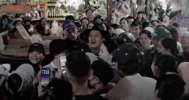 Loạt tình huống khốn đốn khi sao Việt đi chợ: Hài hước nhất là Trấn Thành, Trường Giang bị sờ má, kéo áo giữa khung cảnh náo loạn-2