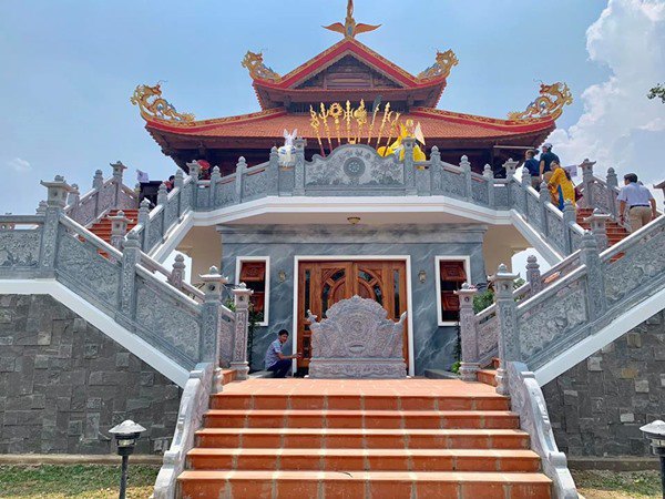 Hoài Linh tạm đóng cửa nhà thờ Tổ 100 tỷ, dân tình tò mò không biết bên trong có gì?-5