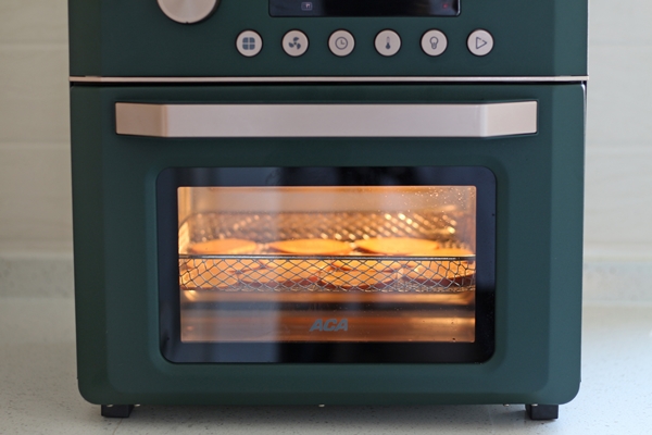 Dùng nồi chiên không dầu làm snack khoai lang giòn tan ăn vặt thoải mái không lo tăng cân-3