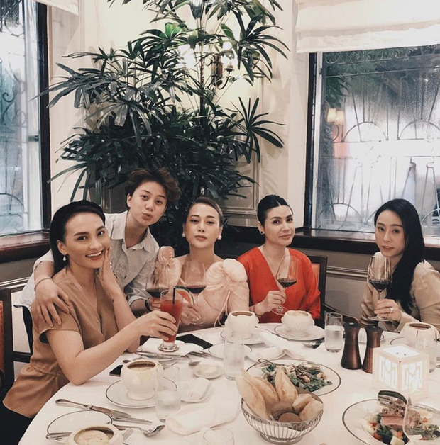 Dàn diễn viên hot nhất Hà Thành hội ngộ mừng sinh nhật Phương Oanh, nhan sắc mẹ bầu Bảo Thanh gây chú ý-1