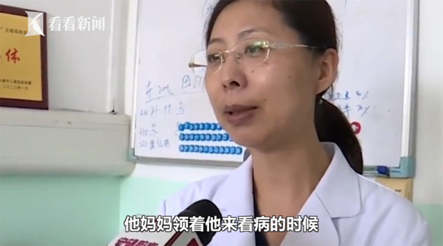 Bé trai 7 tuổi bị đau tai, đi châm cứu thì méo miệng, nháy mắt liên tục: Sau 1 lần lấy ráy tai, bác sĩ phát hiện ngay ra bệnh-1