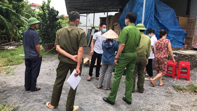 Bàng hoàng phát hiện thi thể bé trai sơ sinh bị vứt bỏ trong túi nilon-2