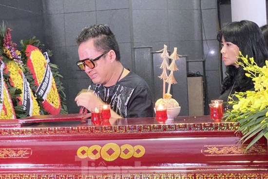 Nghẹn ngào tiễn đưa nhạc sĩ Phó Đức Phương về 