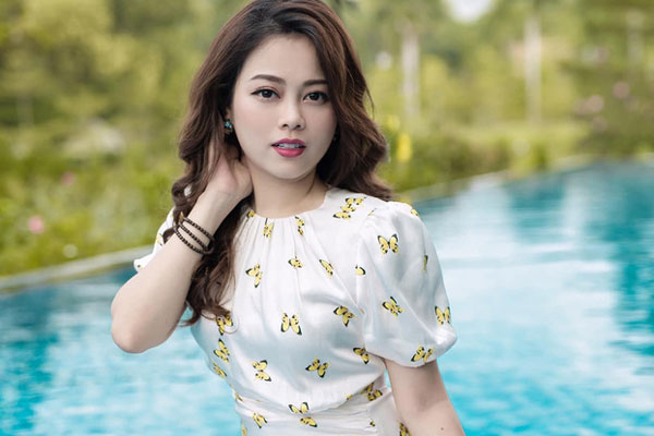 3 năm 3 lần chụp ảnh bầu liên tiếp, Hằng Túi xúc động khi ông xã vẫn nâng niu trân trọng vợ chỉ bằng một việc nhỏ giống nhau-5