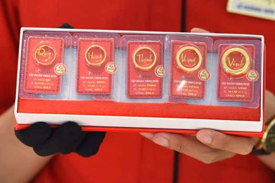 Giá vàng hôm nay 25/9: Sụt giảm do USD không ngừng tăng