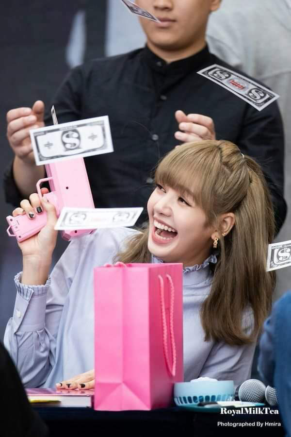 BLACKPINK đi tập nhảy cũng diện đồ tiền tạ tiền tấn: Trang phục sương sương chục triệu, riêng Lisa đeo đồng hồ 700 triệu-7