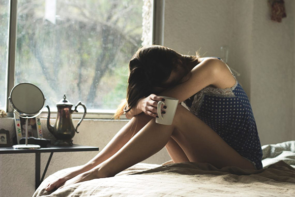 Trước lúc mất, mẹ chồng dúi vào tay tôi cuốn sổ tiết kiệm 1 tỷ với yêu cầu ngược đời khiến tôi mất ngủ cả tháng-1