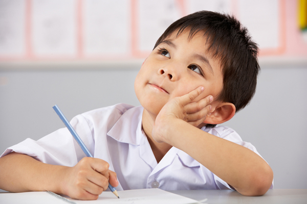 Cằn nhằn con trai 5&nbsp;tuổi học mãi không thuộc nổi bài thơ, bé hét lên một câu khiến người mẹ sững sờ-8