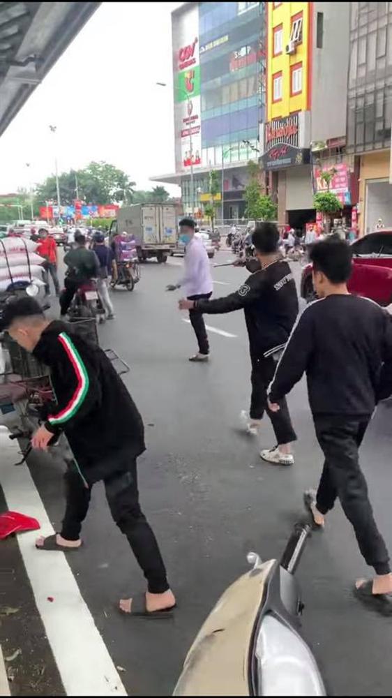 Người chồng lên tiếng sau khi vợ mang bầu xảy ra va chạm với nhóm thanh niên: Vợ tôi vẫn rất lo lắng, sợ hãi-3