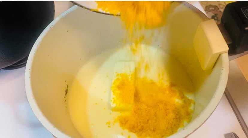 Cách làm bánh trung thu trứng muối tan chảy vừa độc lạ vừa thơm ngon khiến cả nhà thích thú-8