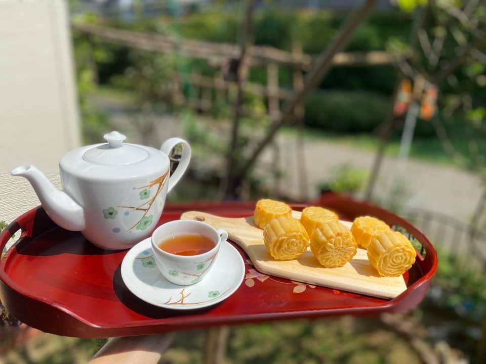 Cách làm bánh trung thu trứng muối tan chảy vừa độc lạ vừa thơm ngon khiến cả nhà thích thú-1