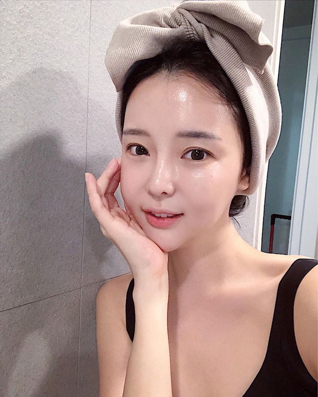 Gái Hàn dưỡng trắng cực hay, gái Nhật chống nắng cực đỉnh: Gộp 2 bí quyết này vào thì da muốn lão hóa cũng khó-1