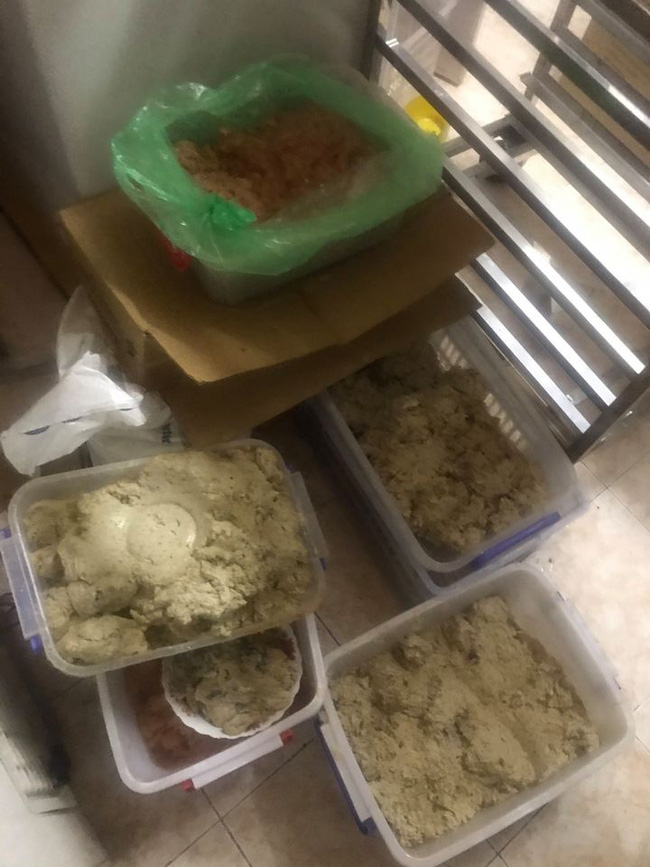 Nhân viên cũ tiết lộ bí mật kinh hoàng trong lò bánh mì nổi tiếng Sài Gòn: Giòi và cả bé na ngoe nguẩy trong khu chế biến, dùng thịt bò ôi thiu làm nhân bánh?-4