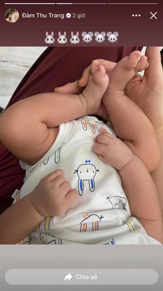 Đàm Thu Trang khoe khoảnh khắc con gái và ông xã Cường Đô La khiến ai cũng ghen tị với gia đình vừa giàu vừa đáng yêu này-1