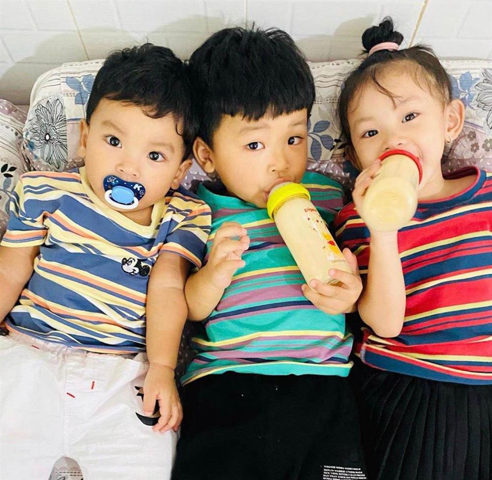 Chuẩn mẹ 3 con giàu có, Hải Băng rim tôm cho con bằng thứ gia vị đắt nhất thế giới-3