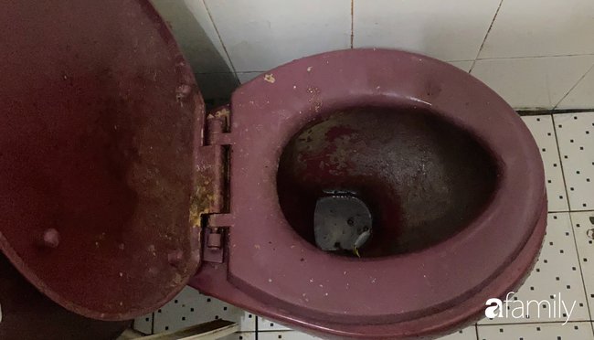 Vụ lò bánh mì ở Sài Gòn bị tố dùng thịt bẩn làm nhân, khu chế biến có giòi ngoe nguẩy: Chủ lò cũng không biết bé na ở đâu ra-8