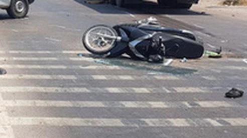 Va chạm khiến 3 bố con thương vong, tài xế xe container rời khỏi hiện trường-1